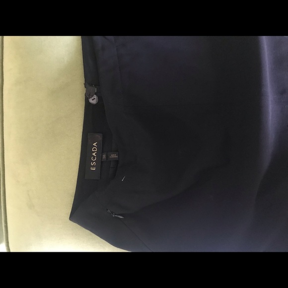 Escada skirt - Picture 2 of 2